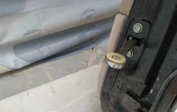 Opel Vectra B Rear door check strap stopper