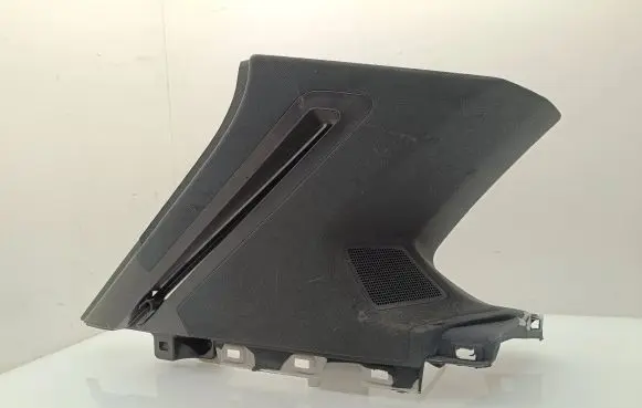(D)pillar trim (top)