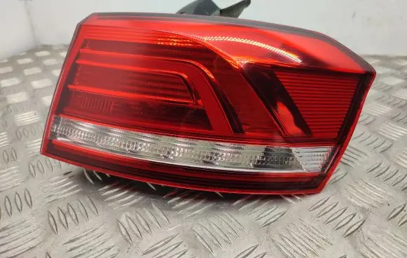 Volkswagen PASSAT B8 Rear/tail lights