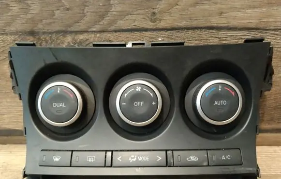Volvo V70 Climate control unit BHE461190A K4000 2G19A