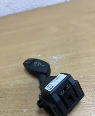 BMW 5 E60 E61 Indicator stalk 695134903 D9699