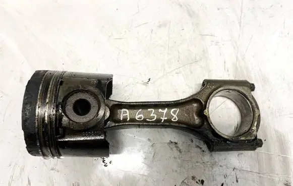 Opel Zafira A Piston with connecting rod r90400