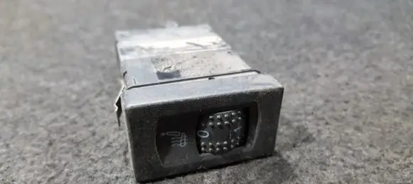 Volkswagen PASSAT B5 Seat heating switch 3b0963564c nennustattyta