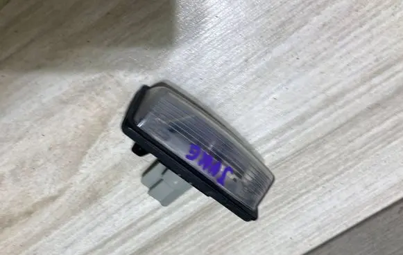 Nissan Juke II F16 Number plate light 6249