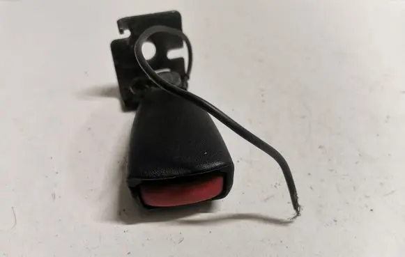Volvo S40 Rear seatbelt buckle