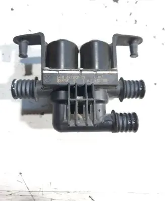 BMW 5 E60 E61 Coolant heater control valve 6931708