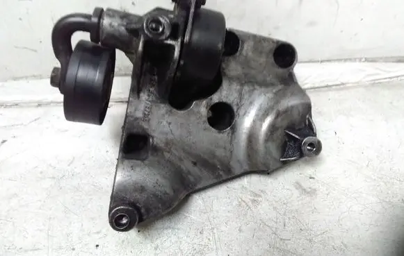 BMW 3 E46 Generator/alternator bracket 7787319