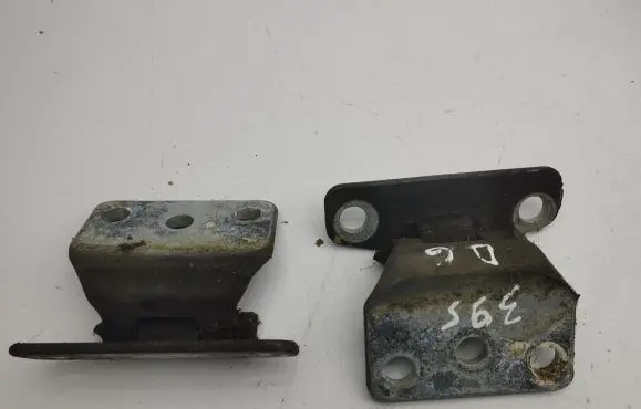 Volvo XC90 Tailgate/trunk/boot hinge