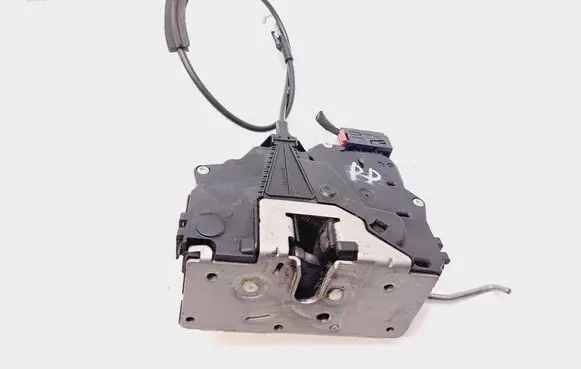 Opel Corsa D Front door lock 55702899
