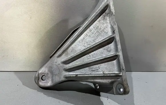 BMW 3 GT F34 Engine mounting bracket 6784832 13992010 EC43500