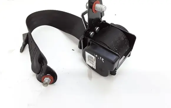Hyundai Sonata Rear seatbelt E11041207