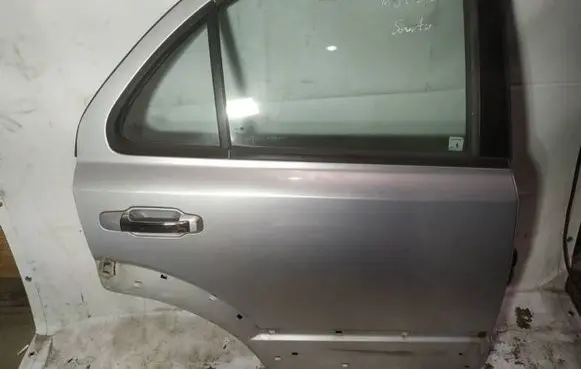 KIA Sorento Rear door pilkos