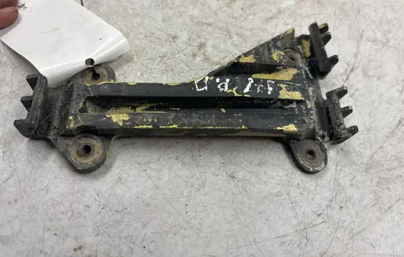 Audi A6 S6 C4 4A Front bumper mounting bracket 