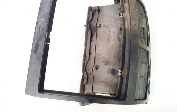 Volkswagen Touareg I Dash center air vent grill 7l6819727