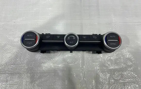 Alfa Romeo Giulia Climate control unit