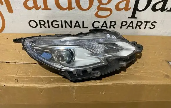 Peugeot 2008 I Headlight/headlamp 9677810280
