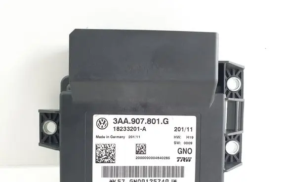 Audi Q3 8U Hand brake control module 3AA907801G 18233201A