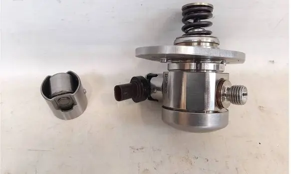 BMW X5 G05 Mechanical fuel pump 8648177 13518648177