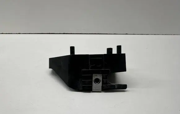 Ford Mustang V Front bumper mounting bracket DR338C392AD DR338C392 5053432