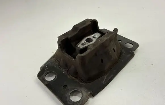 Ford Fusion II Engine mount bracket DG937M121CA GG9Z6068B