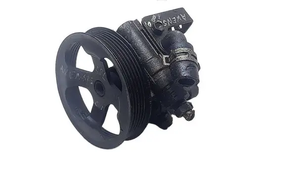 Toyota Avensis T220 Power steering pump 32100
