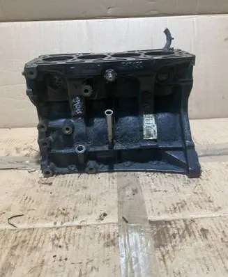 Renault Clio III Engine block D4FH784