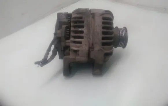Opel Zafira B Generator/alternator 0124425020