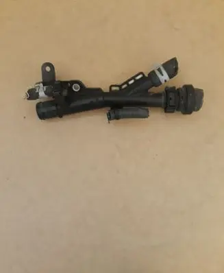 Nissan X-Trail T32 Engine coolant pipe/hose 1321016