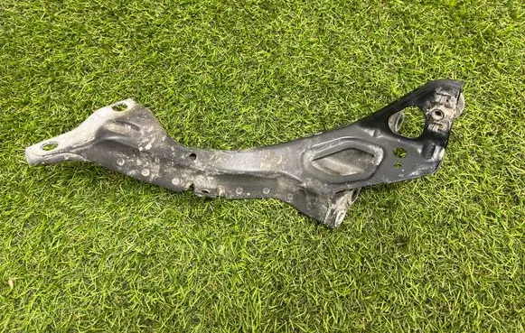Audi A6 S6 C7 4G Fender mounting bracket 4g0821135 4G0805815