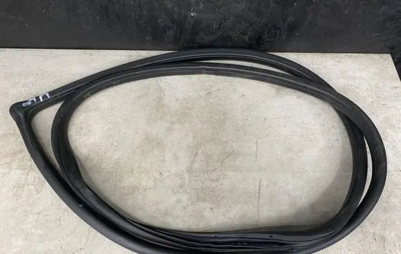 Honda Civic Front door rubber seal