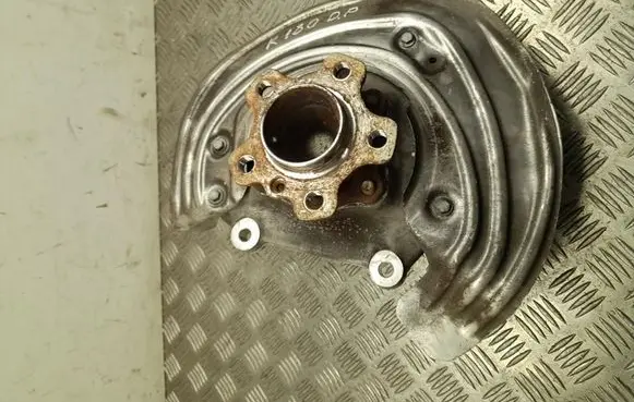 BMW i4 Front wheel hub R1021805