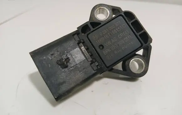 Volkswagen PASSAT B7 Air pressure sensor 0281002977 03G906051E