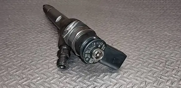 BMW 3 E90 E91 Fuel injector 779844604 0445110289
