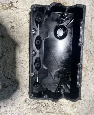 Volkswagen Transporter - Caravelle T5 Rocker cam cover 038103475N PA66GF35