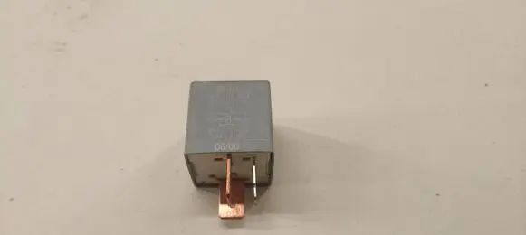 Volkswagen Golf IV Other relay 357911253 50237003