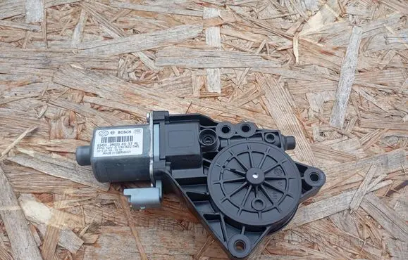 Hyundai i30 Rear door window regulator motor 834502R000