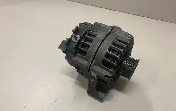 BMW 3 E90 E91 Generator/alternator FG18S019 2543461B 7802261
