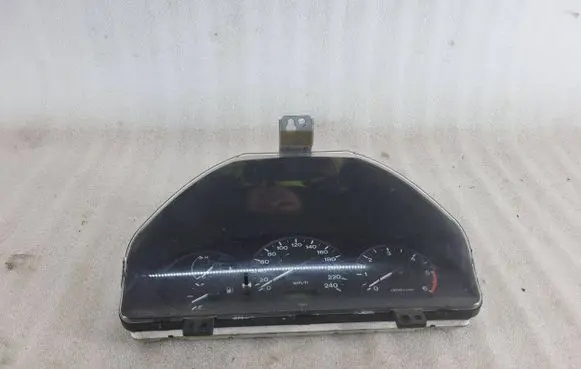 Mazda 626 Speedometer (instrument cluster) GE6SA