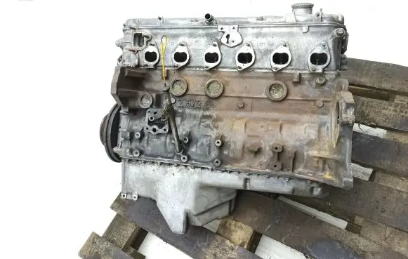 BMW 7 E23 Engine 1270002 30E83