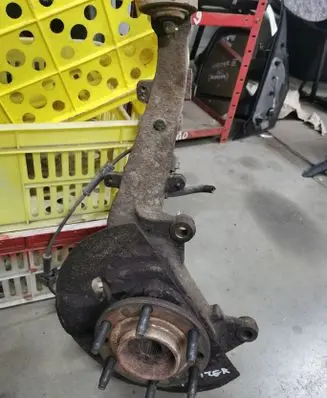 Chevrolet TrailBlazer Front wheel hub spindle knuckle 15073047