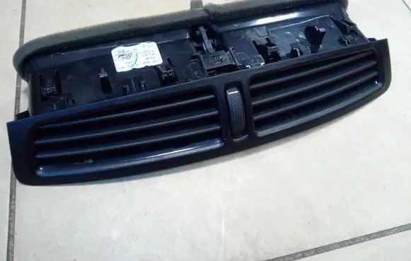 Ford Kuga II Rear air vent grill AM51R01815AEW NE69457