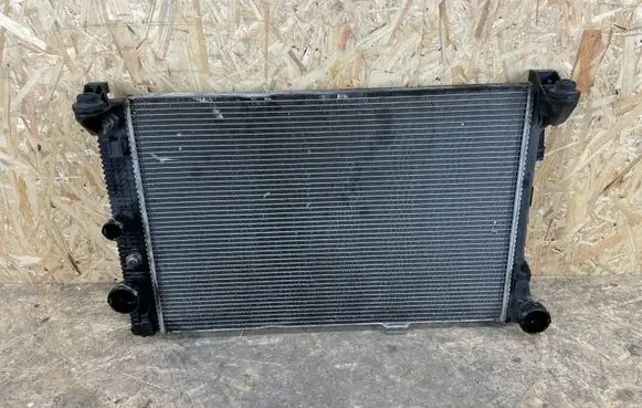 Mercedes-Benz C W204 Coolant radiator A2045000403