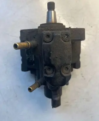 Renault Laguna II Fuel injection high pressure pump 7700111010 0445010018