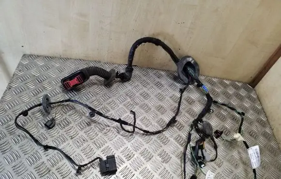 Land Rover Discovery 3 - LR3 Front door wiring loom YMM502561A