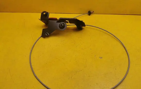 Engine bonnet (hood) release handle