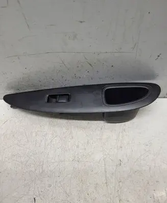 Nissan X-Trail T30 Electric window control switch 80960