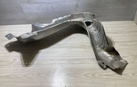Nissan Juke II F16 Exhaust heat shield 747612417r