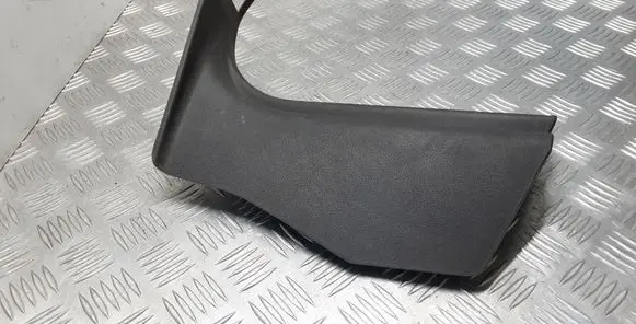 Foot area side trim