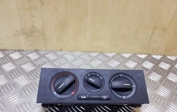 Audi A2 Climate control unit 8Z0819045C