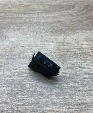 Tailgate opening switch